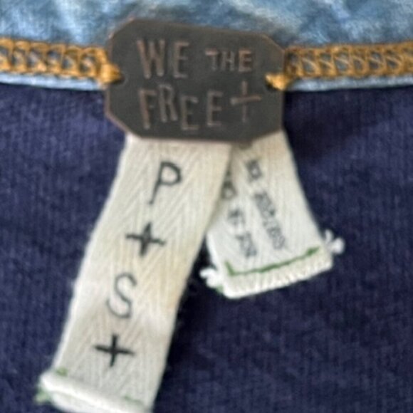 We The Free People Women Top Dallas Henley High Low Raw Hem Blue Stone Buttons S - Picture 12 of 14